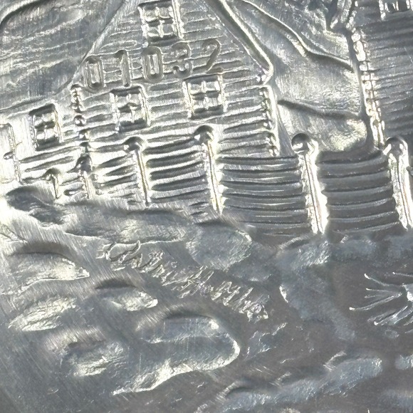 A. Holthe Norway Pewter Julen 1998 Christmas Plate #26 "Visit From The Forrest" - Picture 7 of 14